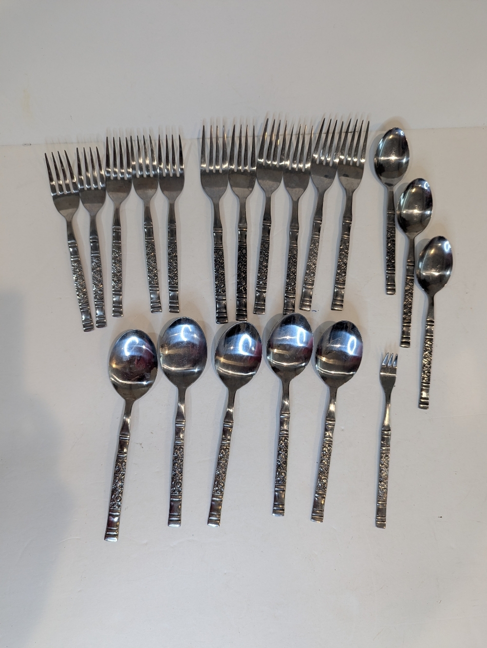 Oneida Northland Vintage Stainless Steel Strauss Flatware 20 Pieces 1970s